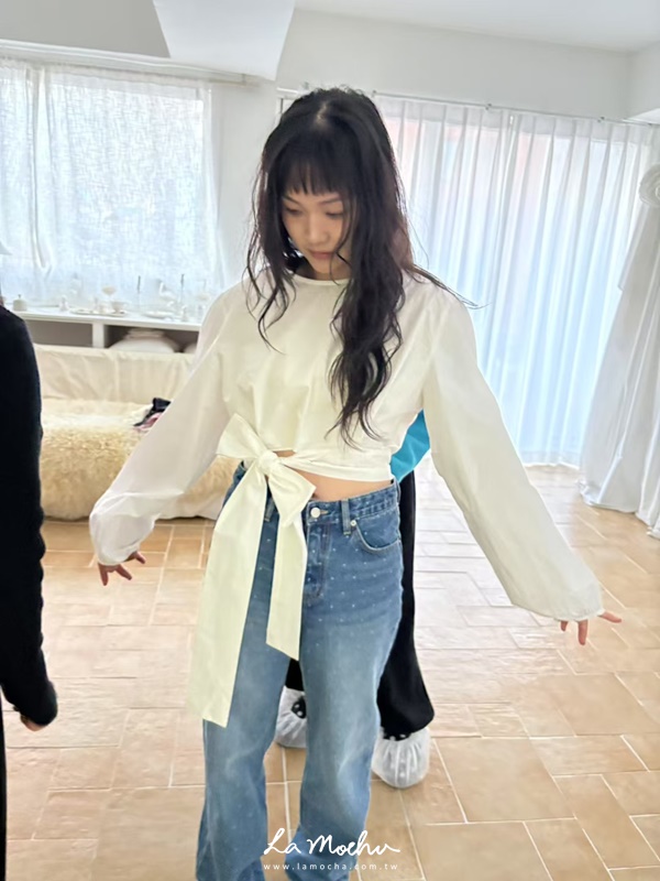 後排扣腰綁帶圓領上衣